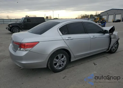 2011 Honda Accord Se z USA, uszkodzony, nr VIN 1HGCP2F6XBA149904